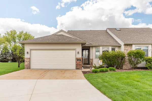 $439,900 | 430 Cottonwood Lane, Unit 6, Saline, MI 48176