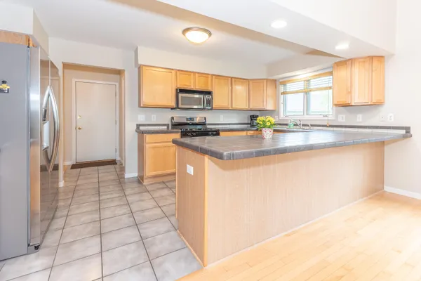 $439,900 | 430 Cottonwood Lane, Unit 6, Saline, MI 48176