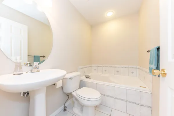 $439,900 | 430 Cottonwood Lane, Unit 6, Saline, MI 48176