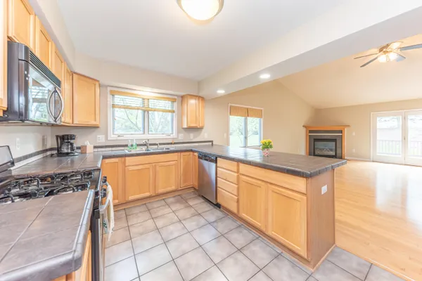 $439,900 | 430 Cottonwood Lane, Unit 6, Saline, MI 48176