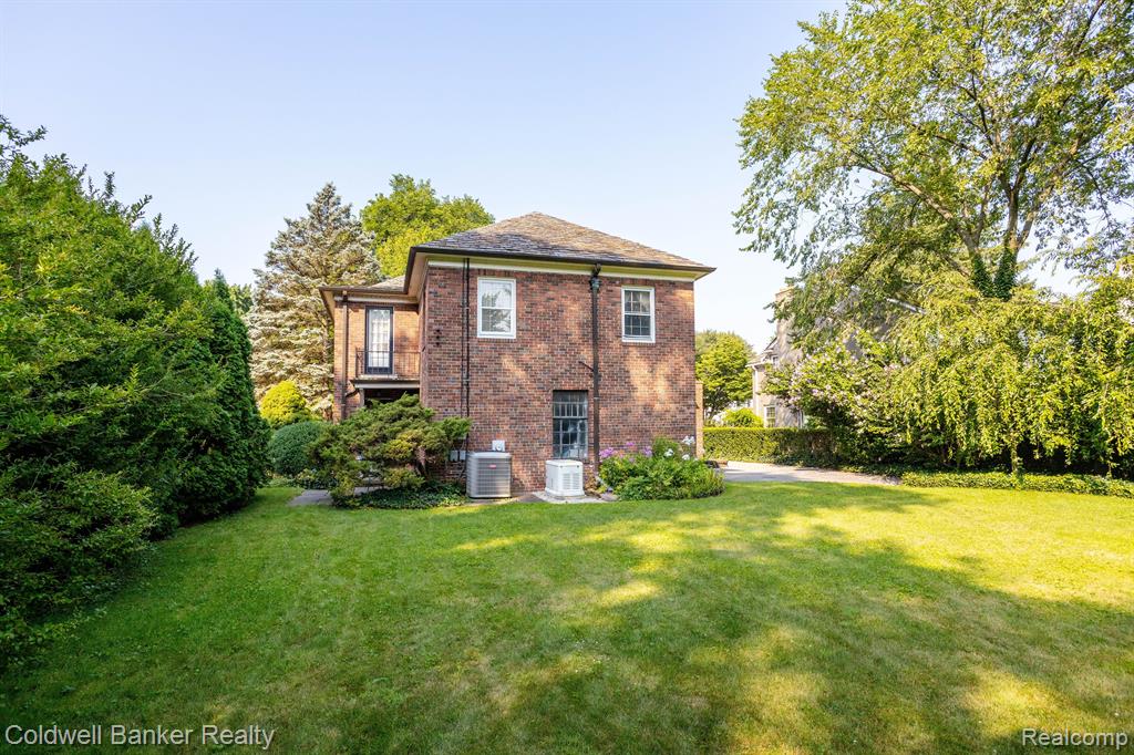 868 Whittier Road Grosse Pointe Park, MI 48230 - Photo 5 of 48
