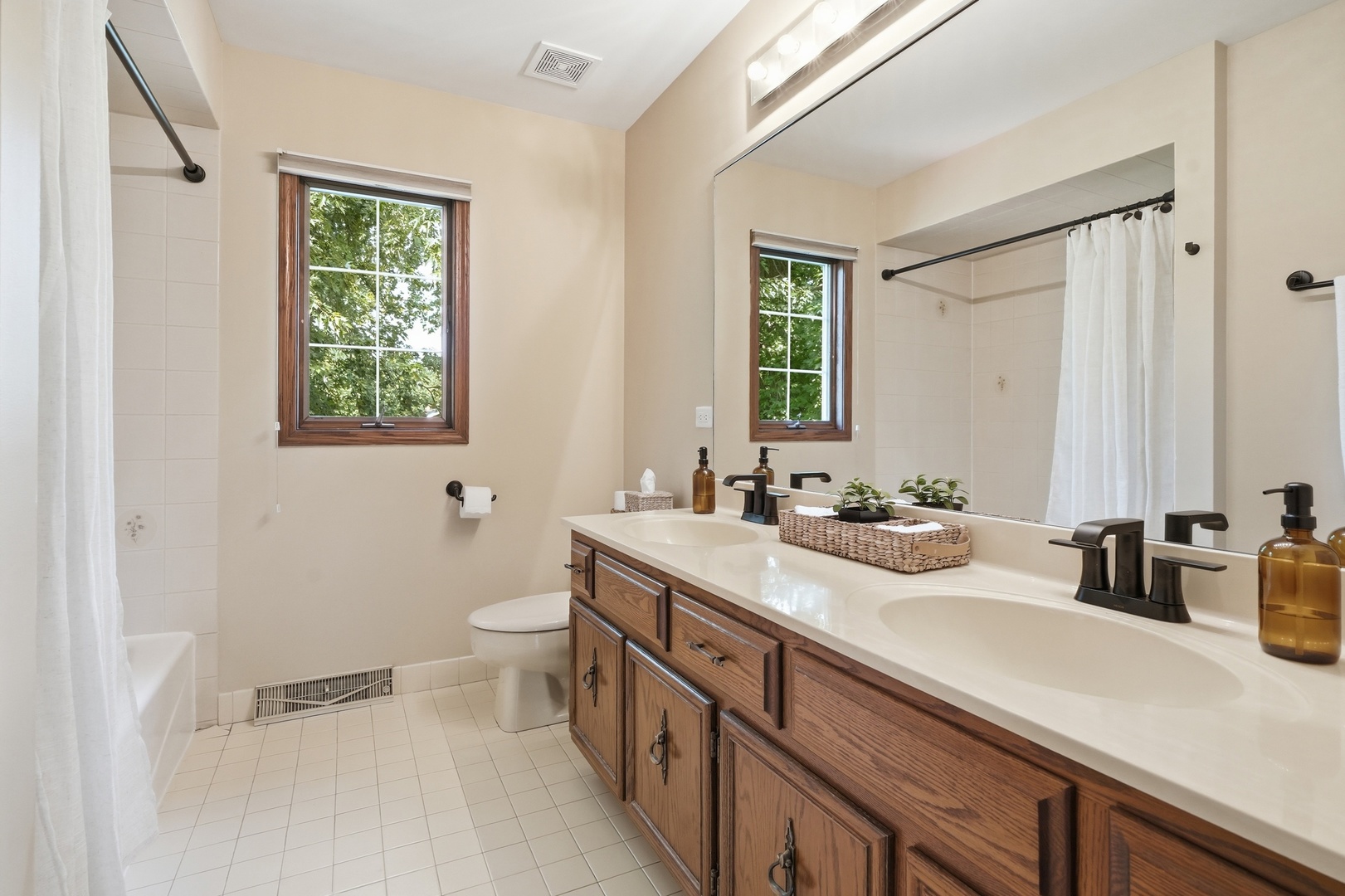 8100 Lake Ridge Drive Burr Ridge, IL 60527 - Photo 34 of 48 Gallery Image 34