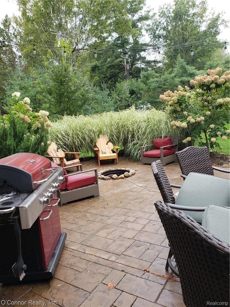 4172 Lakeshore Road Lexington, MI 48450 - Photo 5 of 25 3.jpg