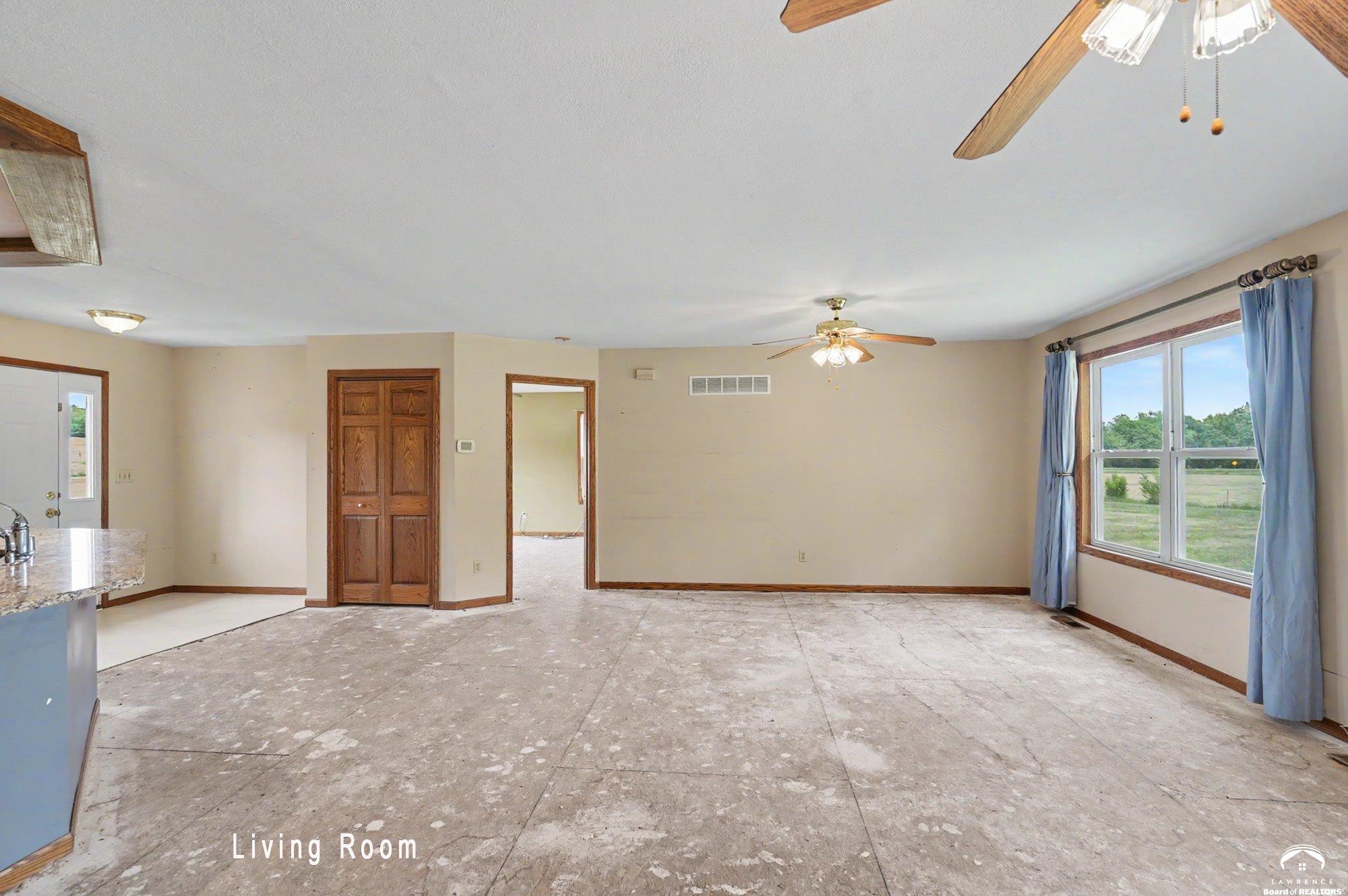 801 North 900 Road Lawrence, KS 66047 - Photo 16 of 61