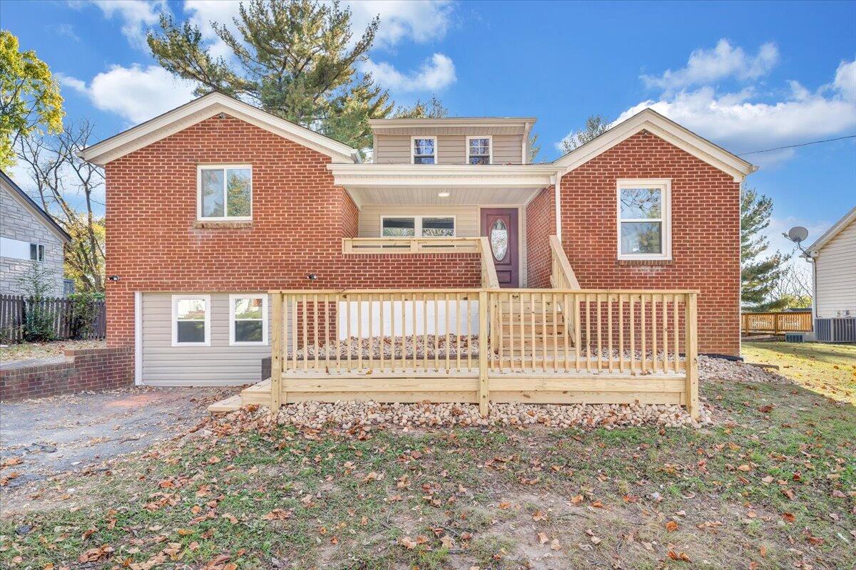 209 Raleigh Avenue Vinton, VA 24179 - Photo 2 of 44 43-MIB05200