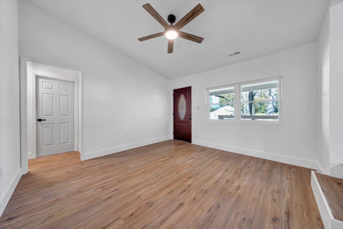 209 Raleigh Avenue Vinton, VA 24179 - Photo 7 of 44 04-MIB05119