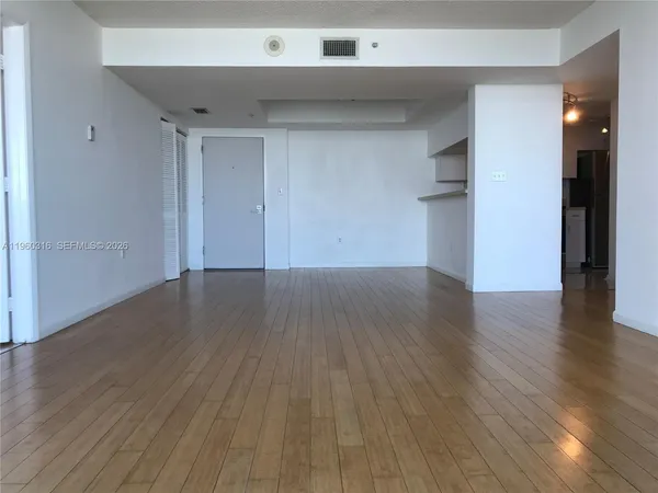 $5,200 | 650 West Avenue, Unit 1704, Miami Beach, FL 33139