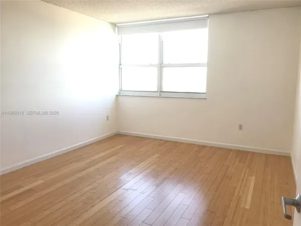 $5,200 | 650 West Avenue, Unit 1704, Miami Beach, FL 33139