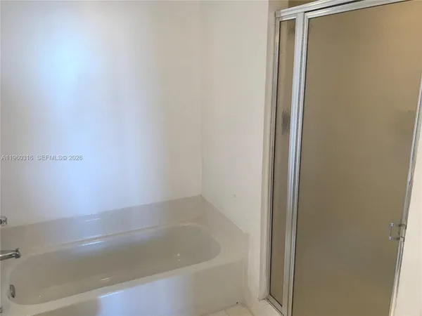 $5,200 | 650 West Avenue, Unit 1704, Miami Beach, FL 33139