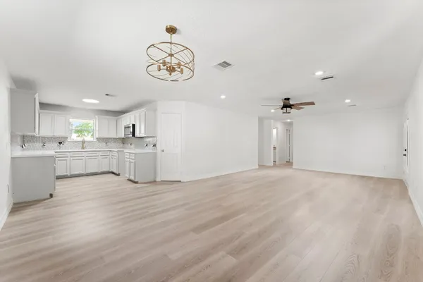 $384,999 | 2890 Mary Lane, League City, TX 77573