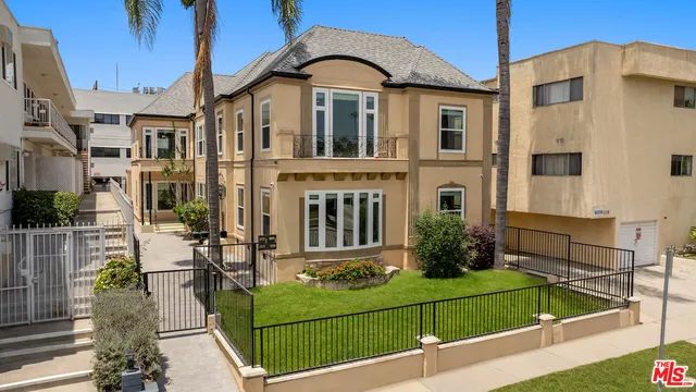 $4,250 | 1117 South Wooster Street, Unit 1119, Los Angeles, CA 90035