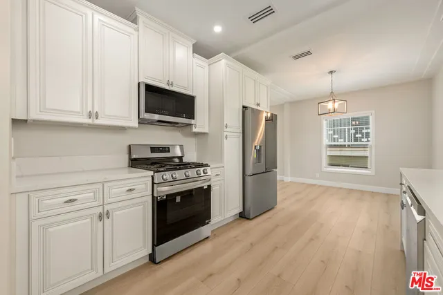 $4,250 | 1117 South Wooster Street, Unit 1119, Los Angeles, CA 90035