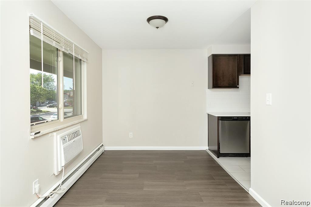 3340 Greenfield Road, Unit 15 Royal Oak, MI 48073 - Photo 4 of 17