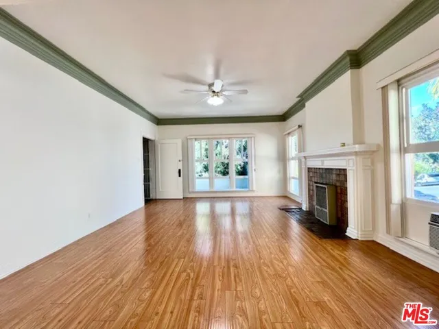 $2,750 | 860 South Berendo Street, Los Angeles, CA 90005