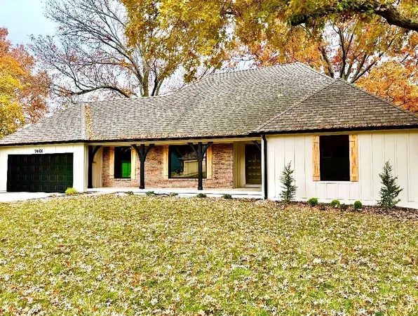 $799,000 | 7401 West 101st Street, Overland Park, KS 66212