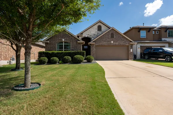 $474,900 | 194 Sugar Creek, Buda, TX 78610