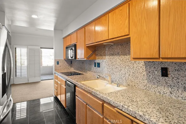 $509,950 | 647 Wilcox Avenue, Unit 2G, Los Angeles, CA 90004