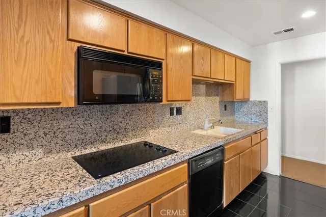 $509,950 | 647 Wilcox Avenue, Unit 2G, Los Angeles, CA 90004