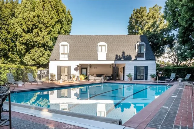 $509,950 | 647 Wilcox Avenue, Unit 2G, Los Angeles, CA 90004