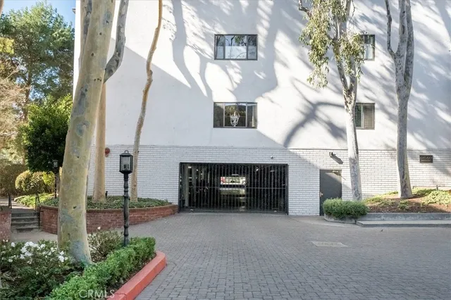 $509,950 | 647 Wilcox Avenue, Unit 2G, Los Angeles, CA 90004