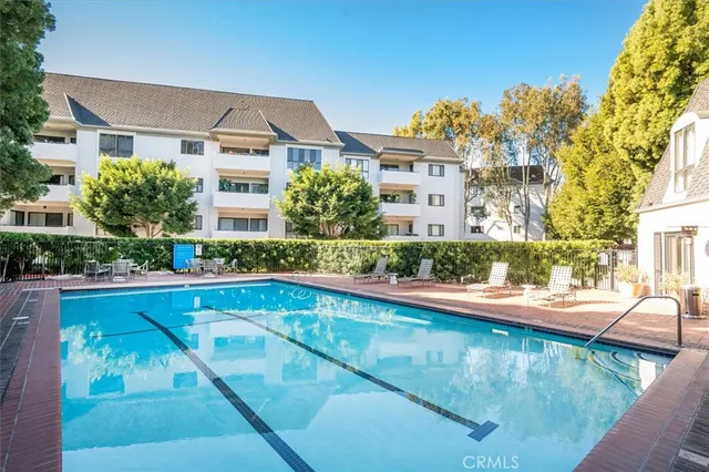 $509,950 | 647 Wilcox Avenue, Unit 2G, Los Angeles, CA 90004