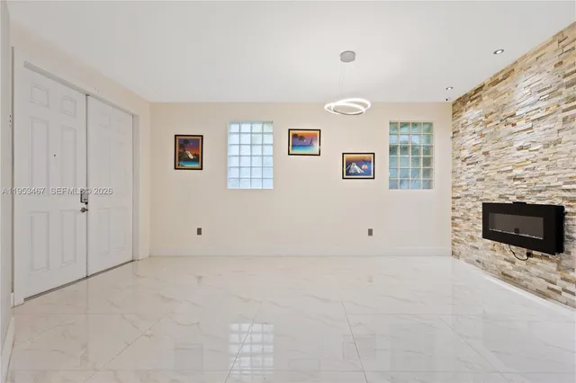 $5,950 | 11287 Northwest 43rd Terrace, Doral, FL 33178