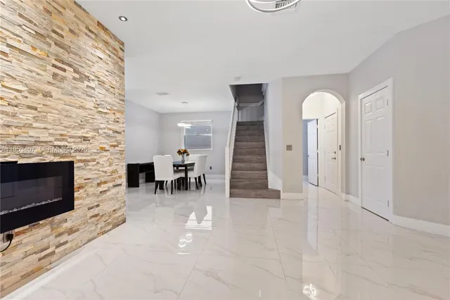 $5,950 | 11287 Northwest 43rd Terrace, Doral, FL 33178