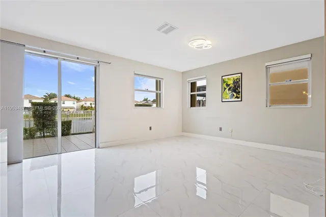 $5,950 | 11287 Northwest 43rd Terrace, Doral, FL 33178