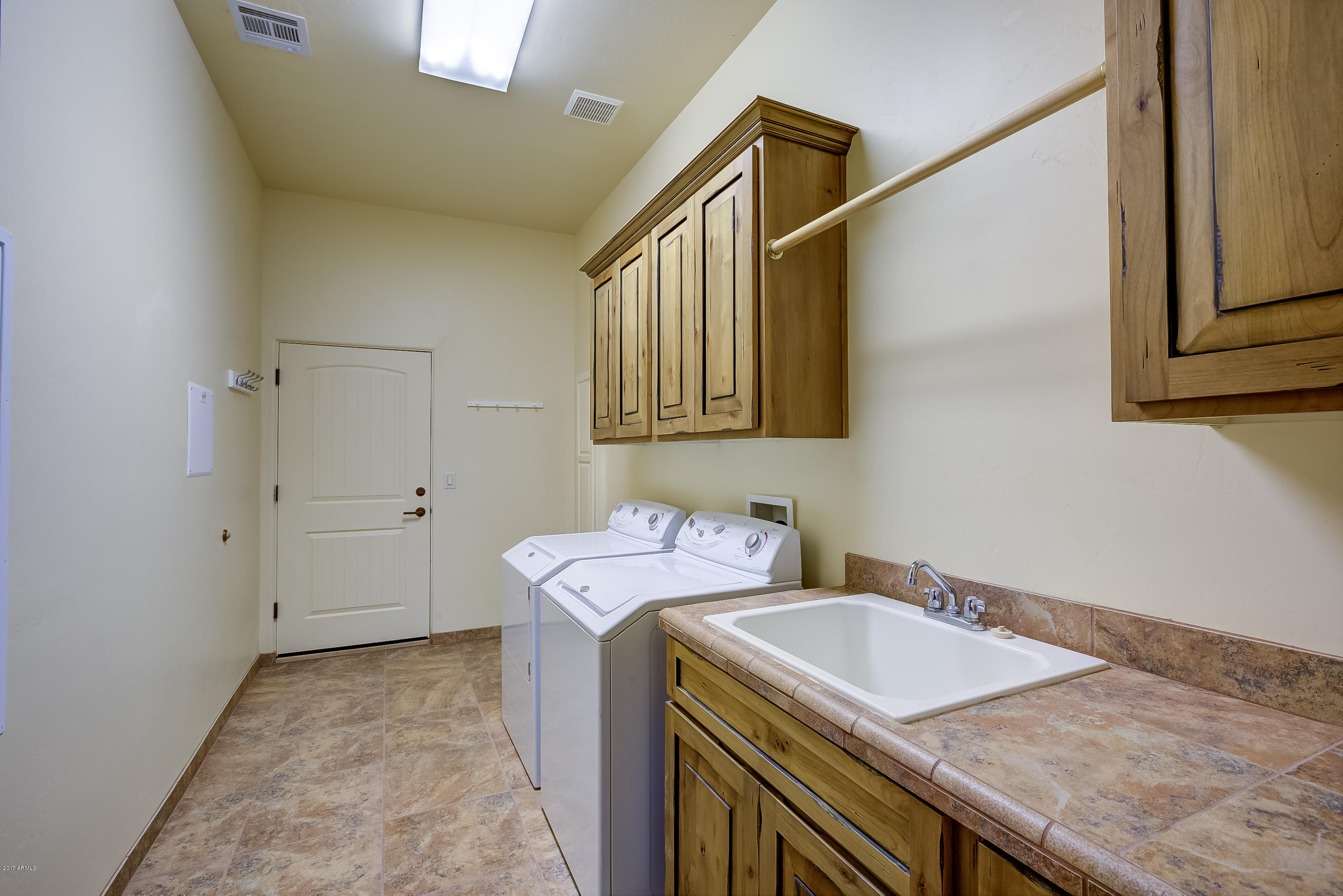 1017 East Maddock Road Phoenix, AZ 85086 - Photo 13 of 28 OLI-16