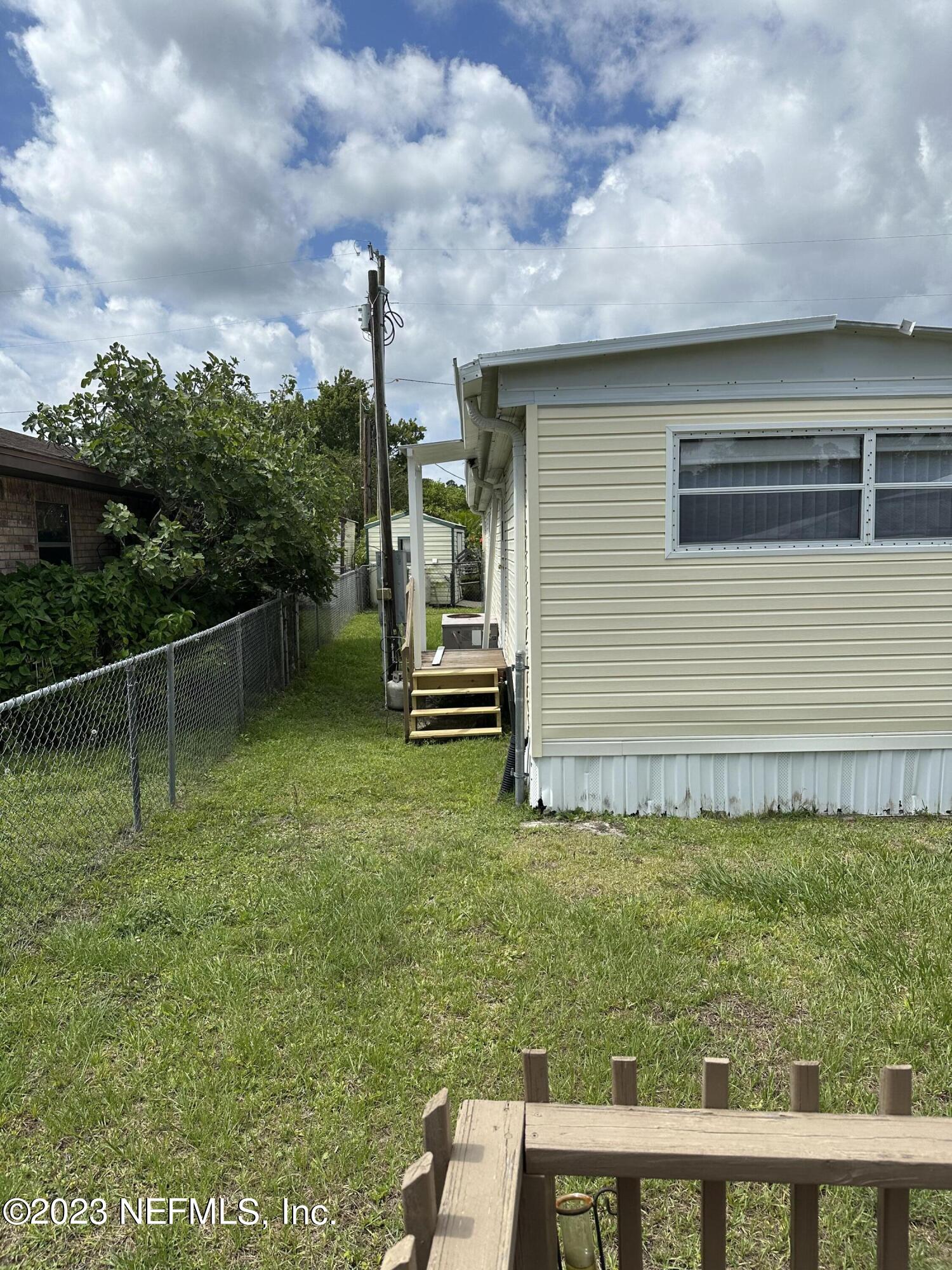 108 Jimmie Road Crescent City, FL 32112 - Photo 14 of 30 Back Door steps