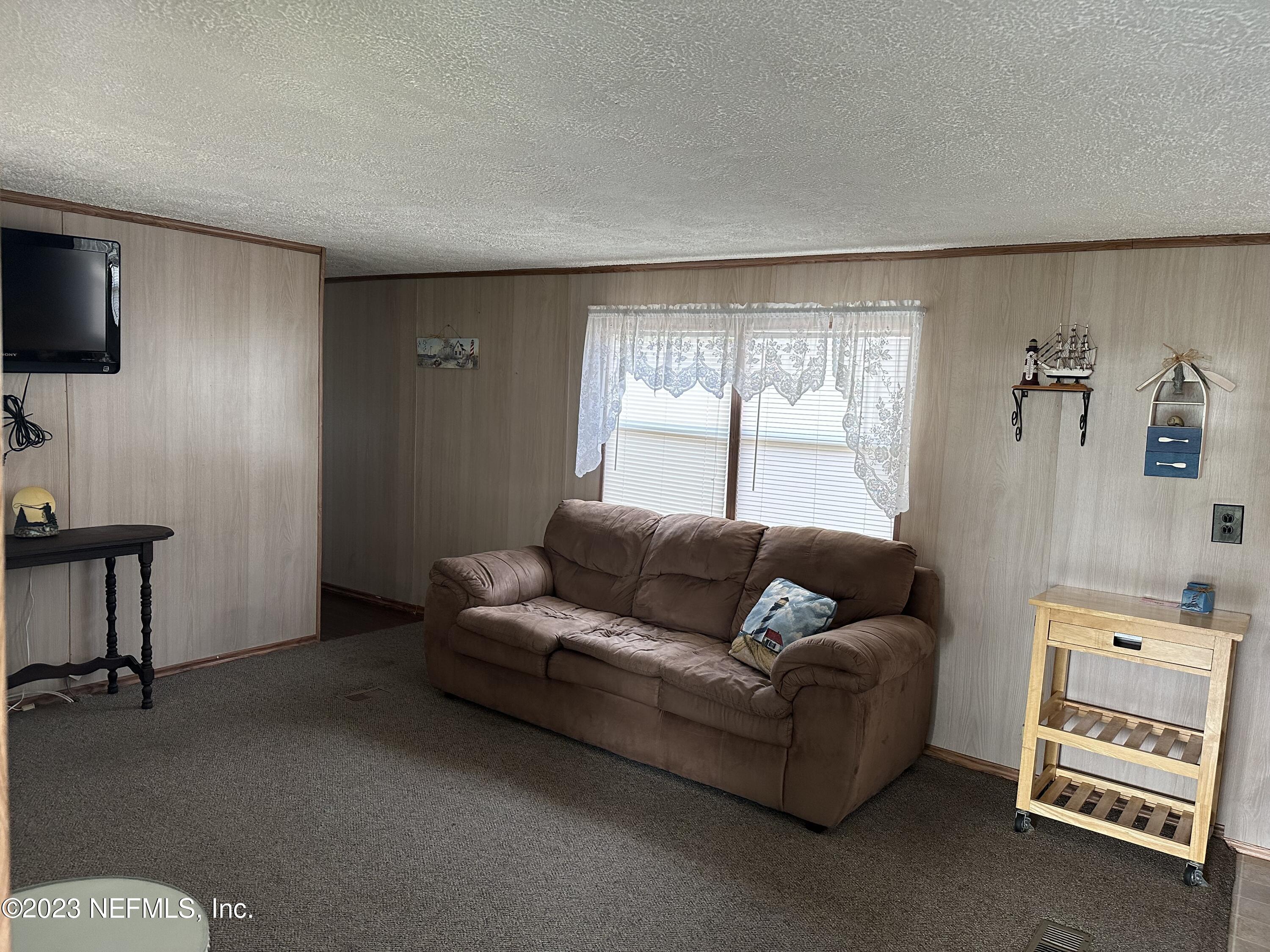 108 Jimmie Road Crescent City, FL 32112 - Photo 15 of 30 Living Room