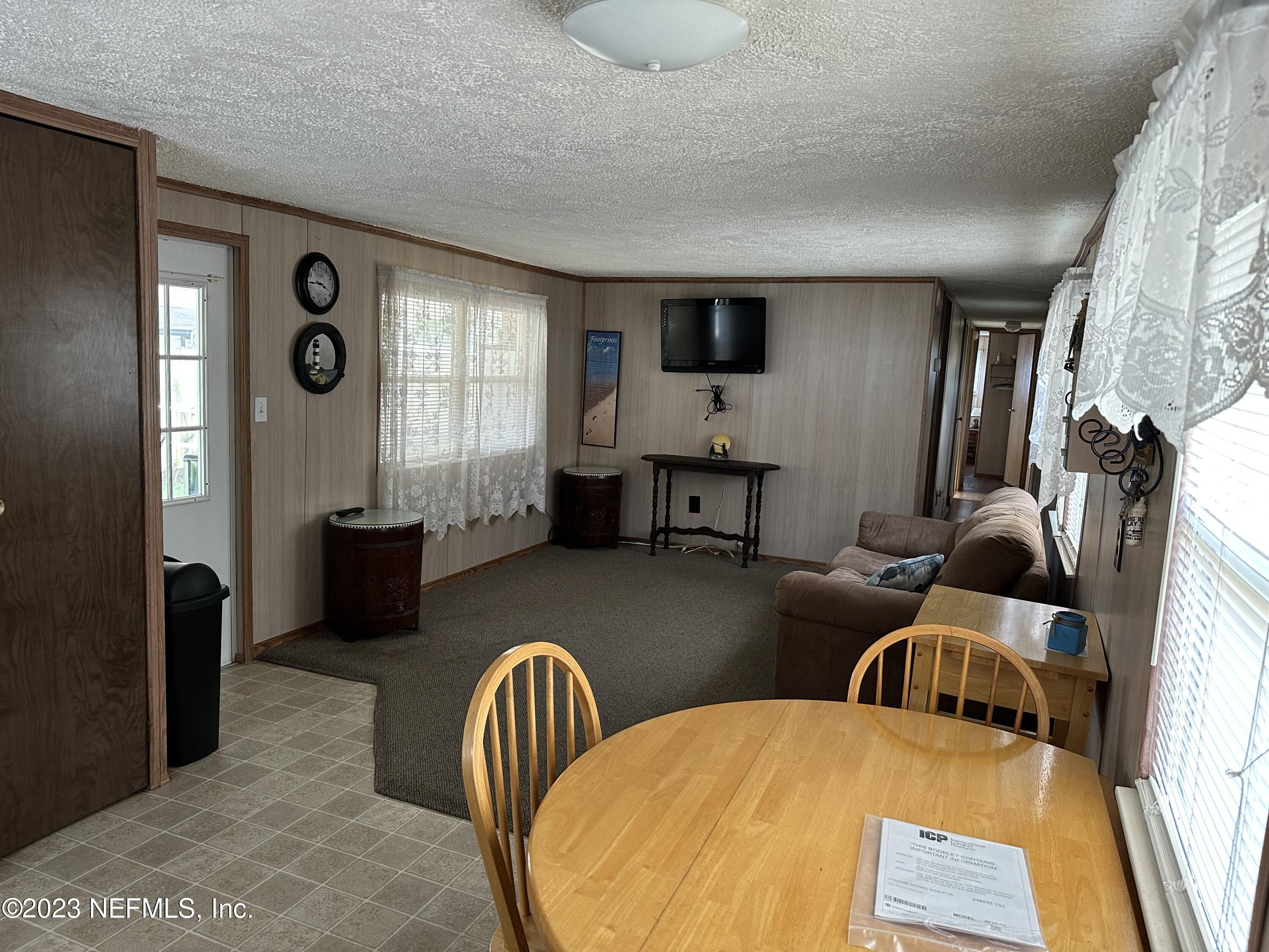 108 Jimmie Road Crescent City, FL 32112 - Photo 17 of 30 Living Room