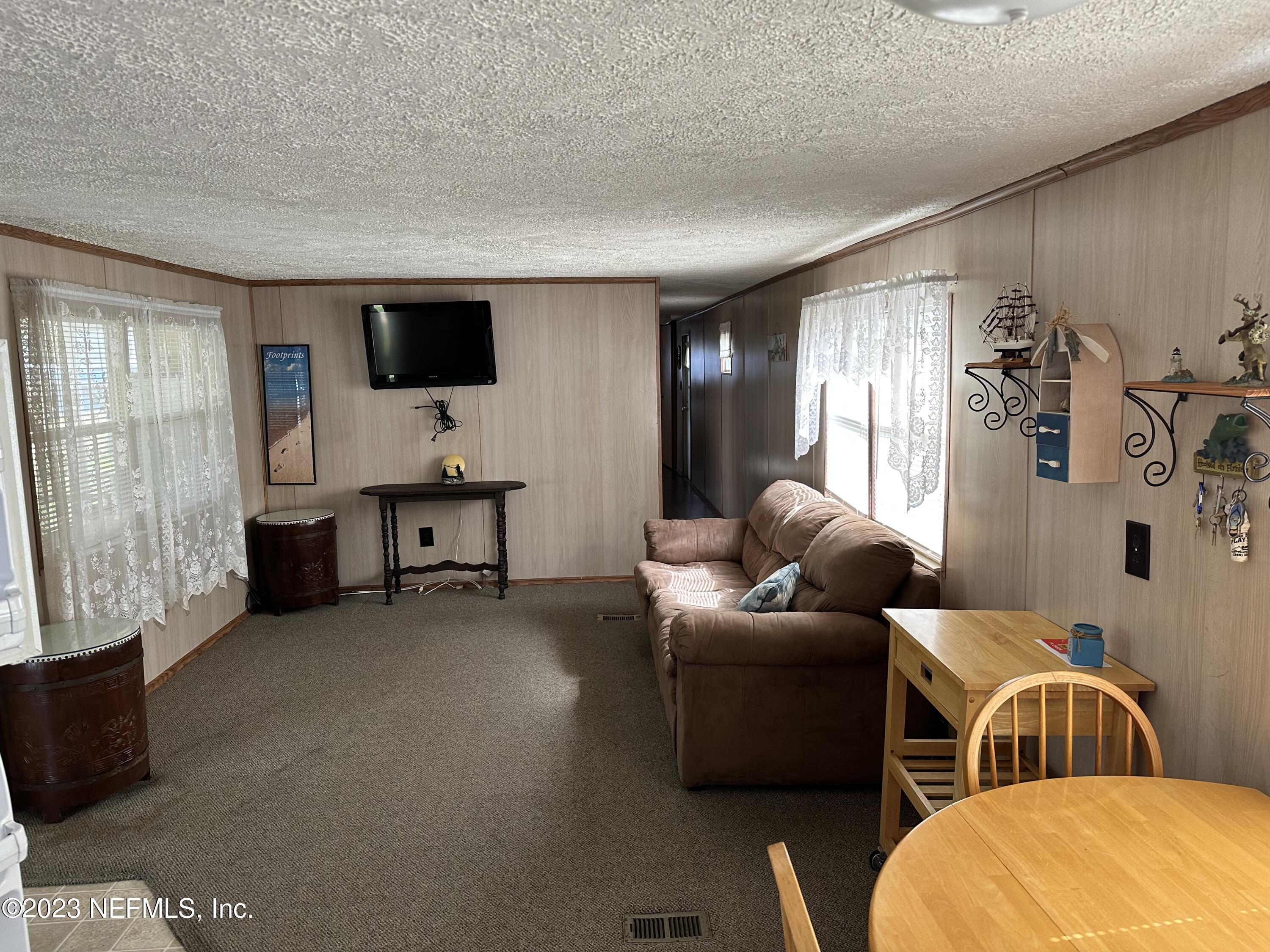 108 Jimmie Road Crescent City, FL 32112 - Photo 18 of 30 Living Room