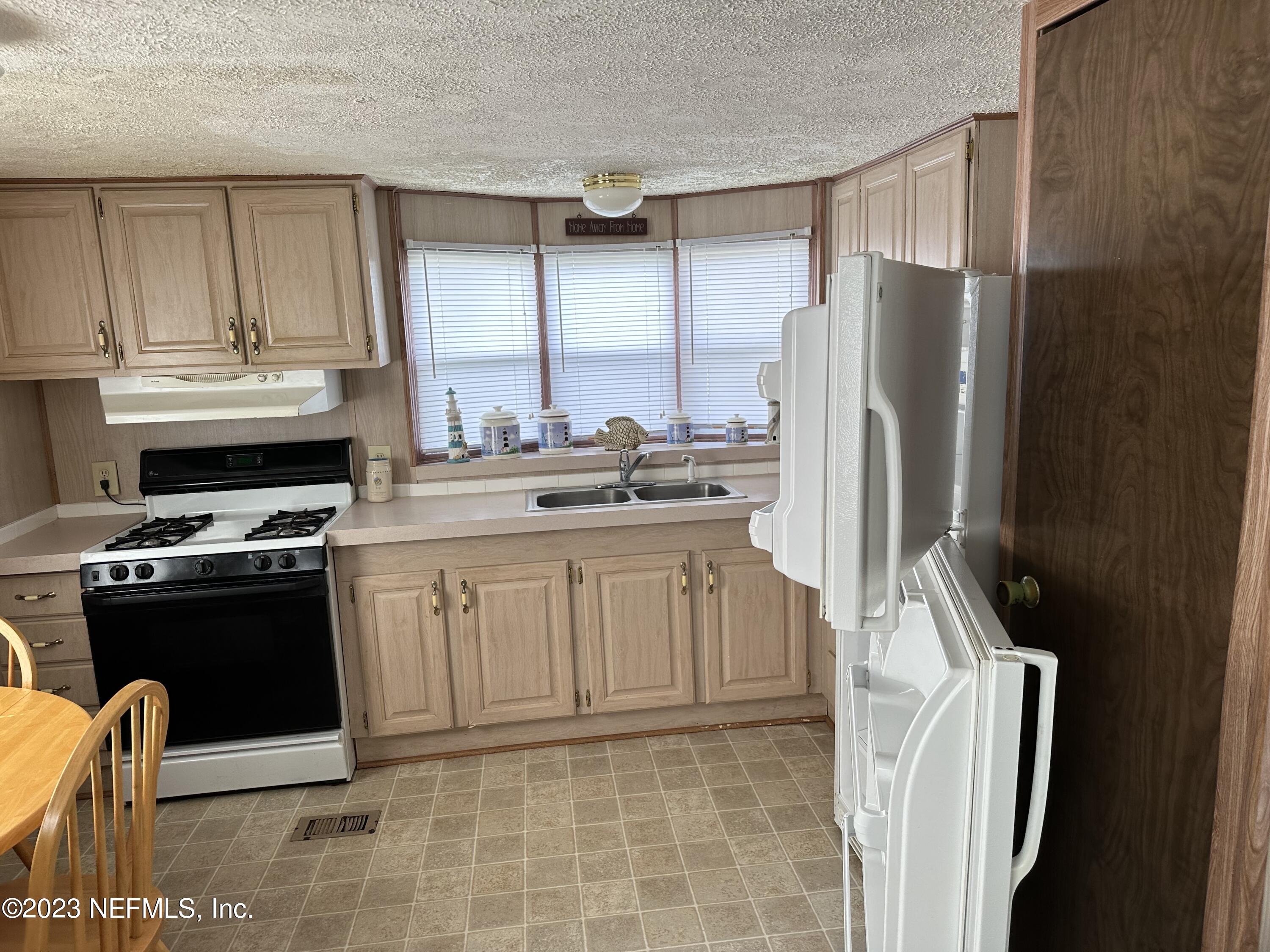 108 Jimmie Road Crescent City, FL 32112 - Photo 19 of 30 Kitchen