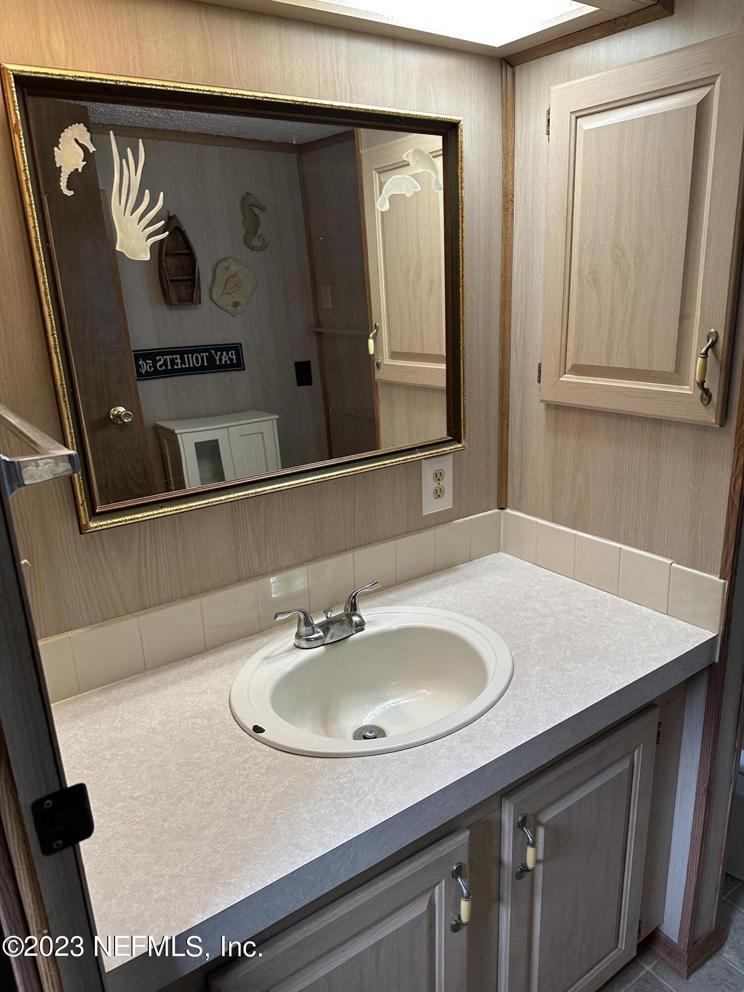 108 Jimmie Road Crescent City, FL 32112 - Photo 23 of 30 Bathroom