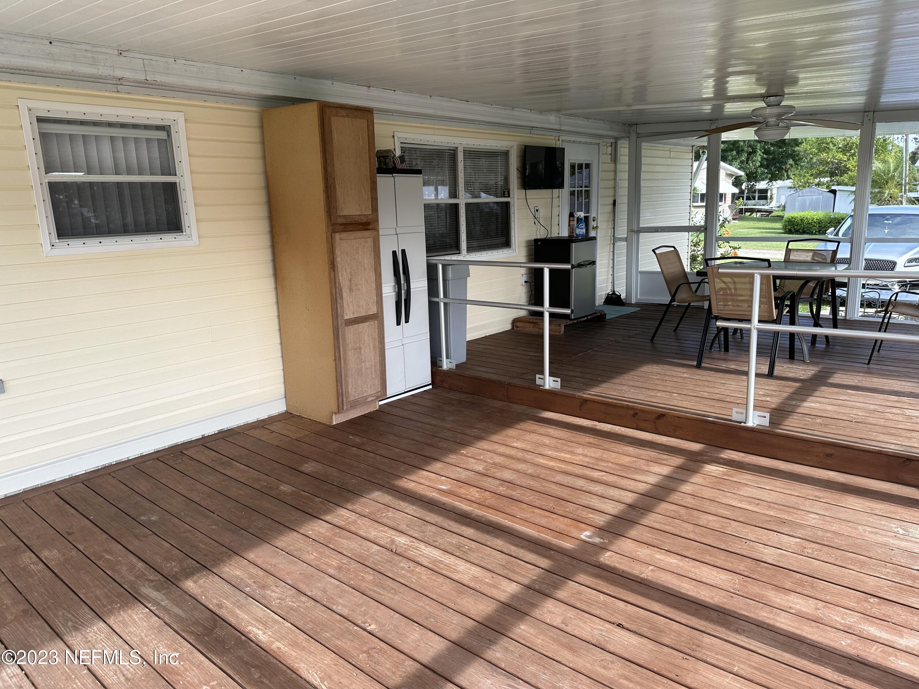 108 Jimmie Road Crescent City, FL 32112 - Photo 4 of 30 Screened Front Porch