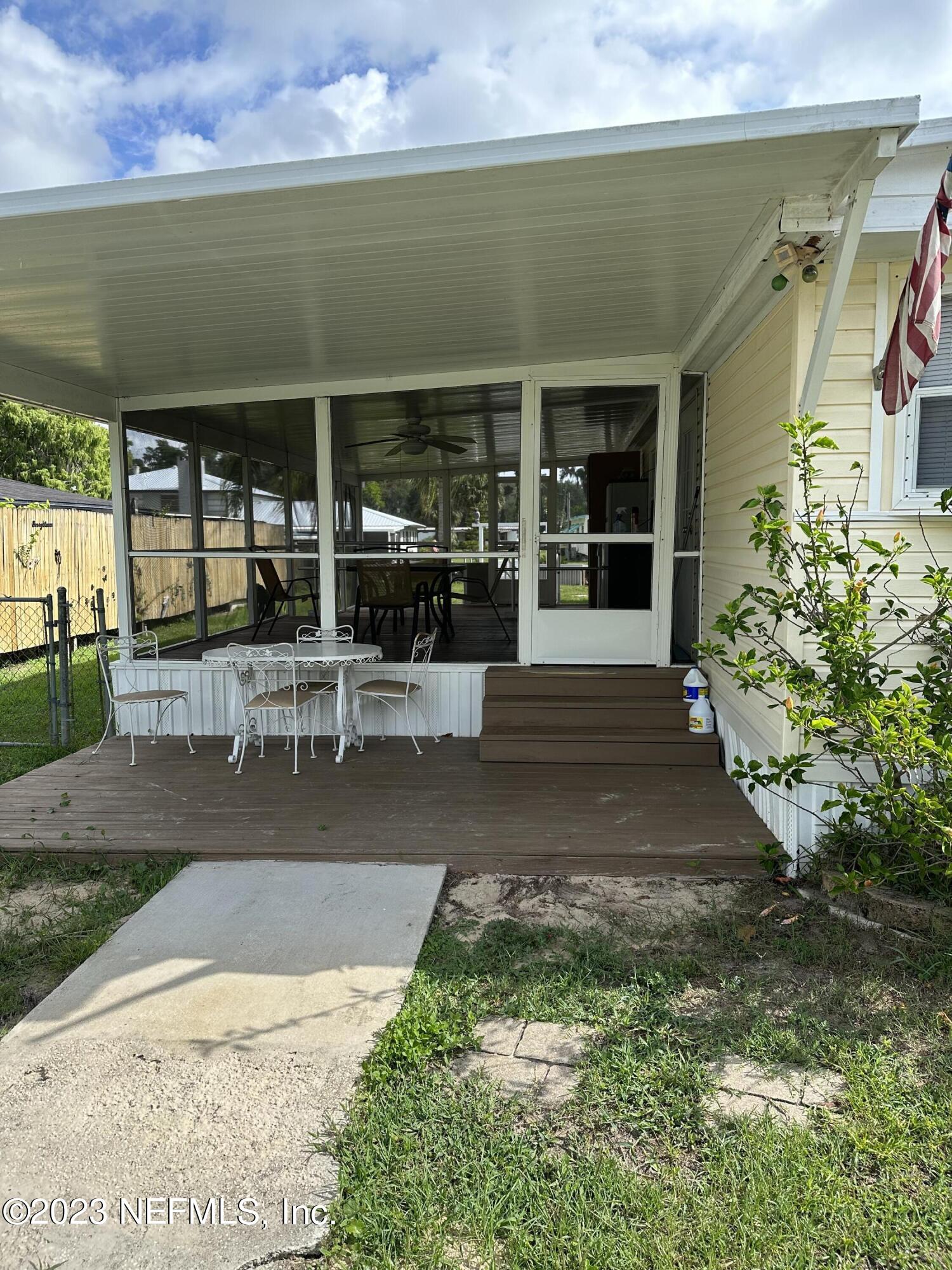 108 Jimmie Road Crescent City, FL 32112 - Photo 5 of 30 Front Porch