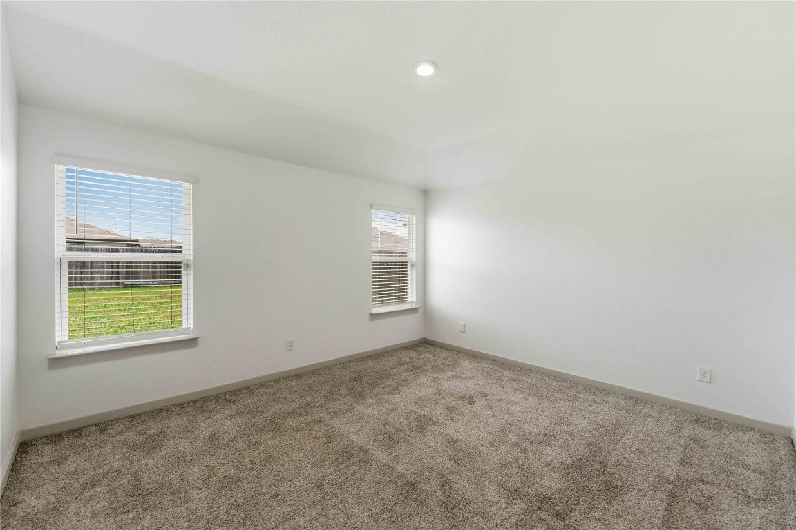 8127 Molasses Way Rosharon, TX 77583 - Photo 12 of 24