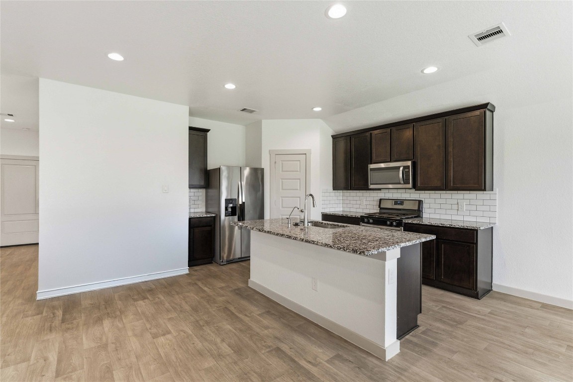 8127 Molasses Way Rosharon, TX 77583 - Photo 6 of 24