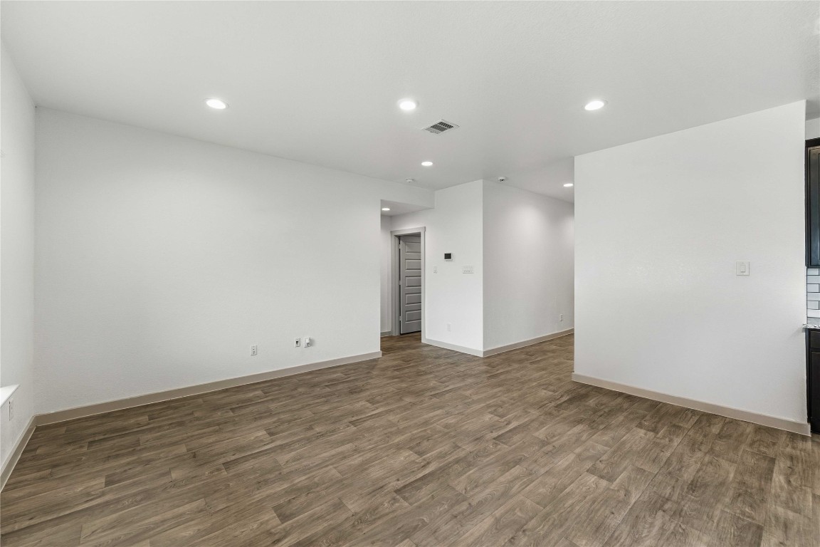 8127 Molasses Way Rosharon, TX 77583 - Photo 9 of 24