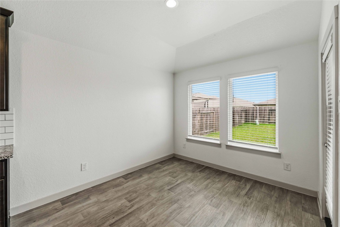 8127 Molasses Way Rosharon, TX 77583 - Photo 10 of 24