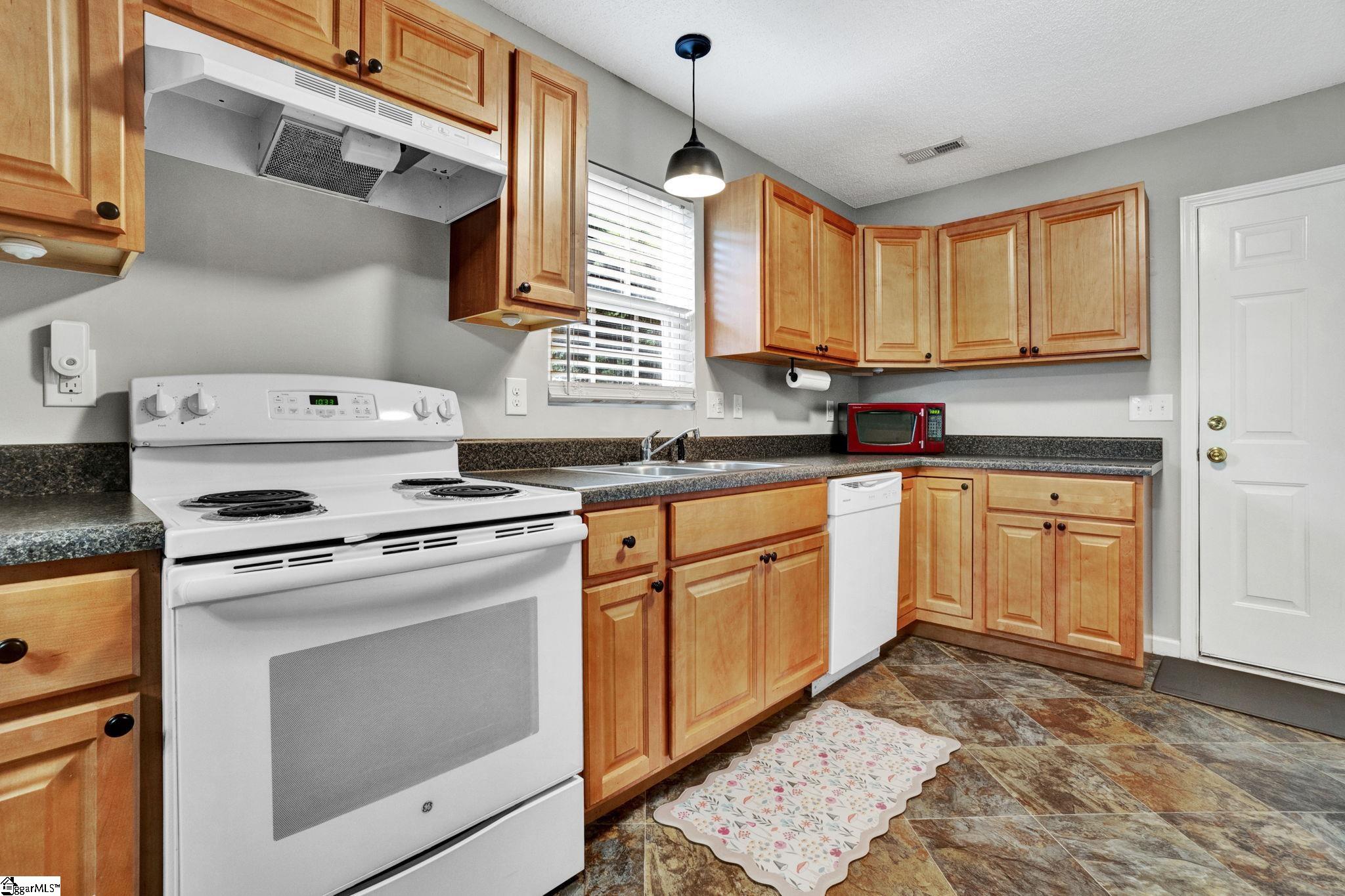 109 Rudolph Court Anderson, SC 29625 - Photo 12 of 30 Gallery Image 12