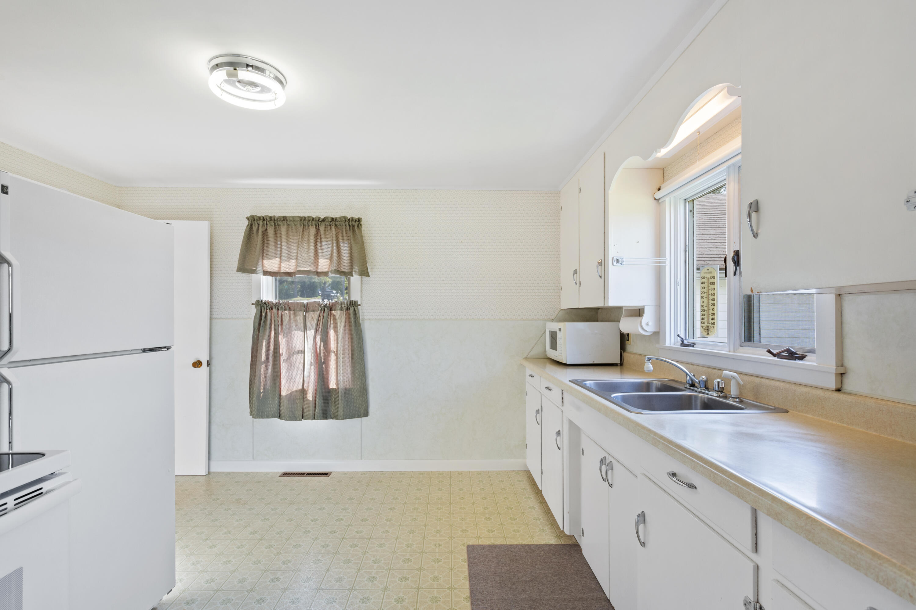 167 South Gouldsboro Road Gouldsboro, ME 04607 - Photo 9 of 29 Kitchen