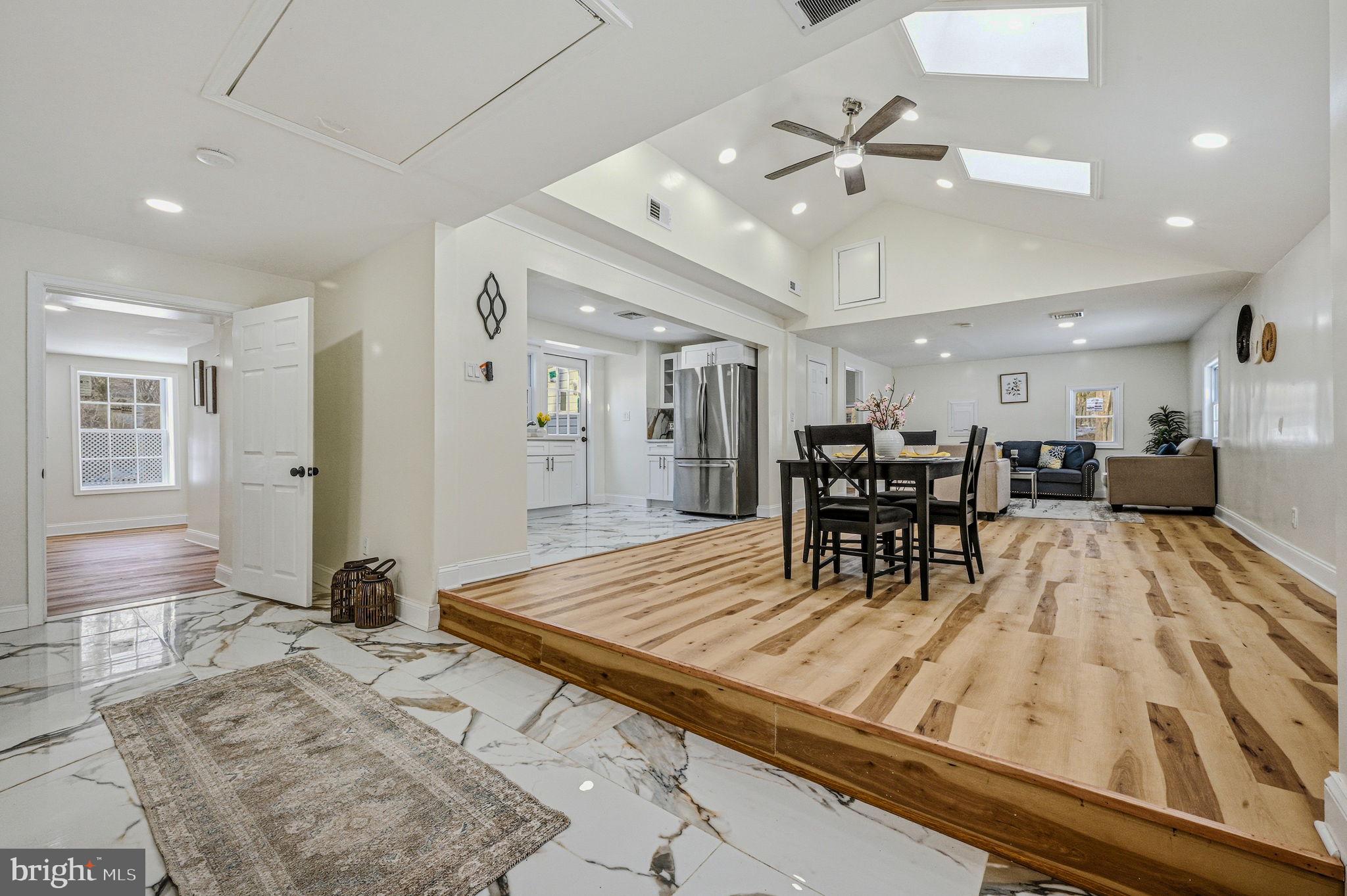 4 Lower Greenbriar Road Wilmington, DE 19810 - Photo 4 of 42 a living room with furniture