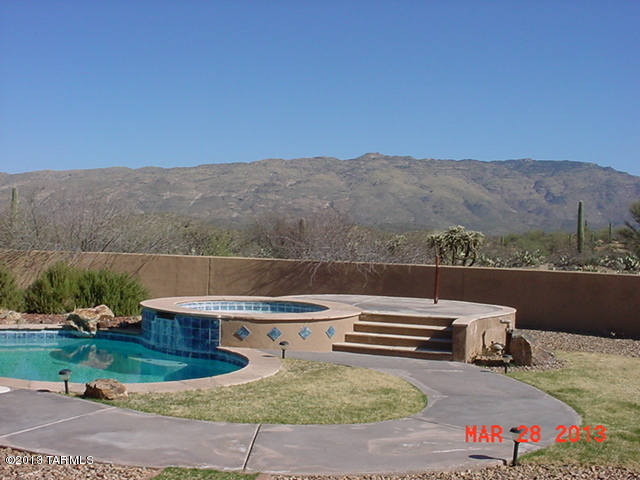 8240 South Long Bar Ranch Place Vail, AZ 85641 - Photo 2 of 22