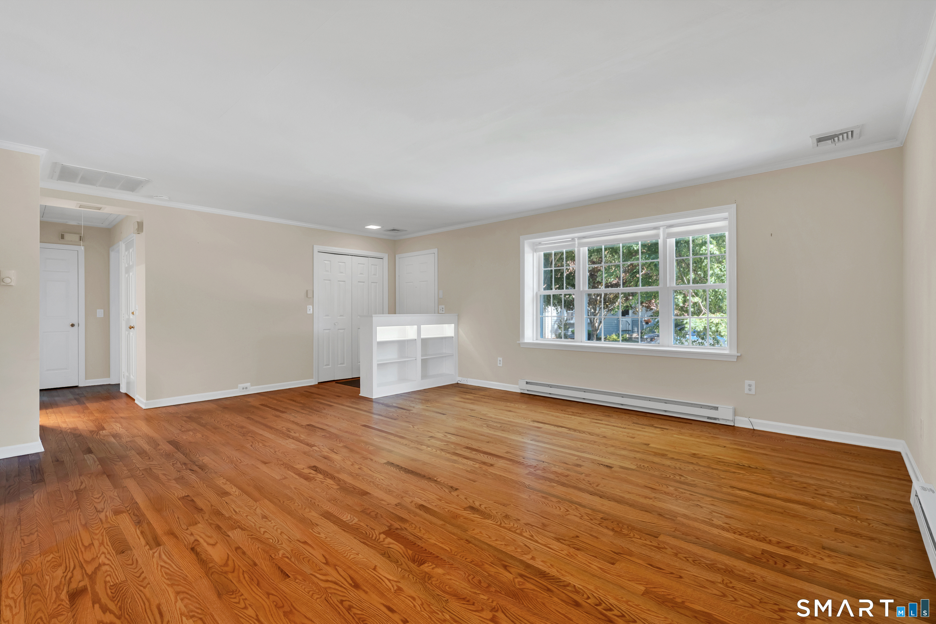 28 Downing Way, Unit 28 Madison, CT 06443 - Photo 4 of 30 Beautiful hardwood floors in the living room