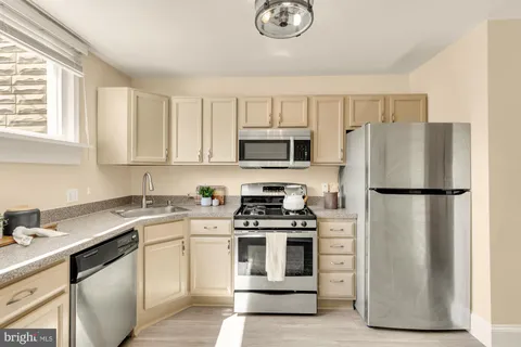 $275,000 | 34 North Linwood Avenue, Baltimore, MD 21224