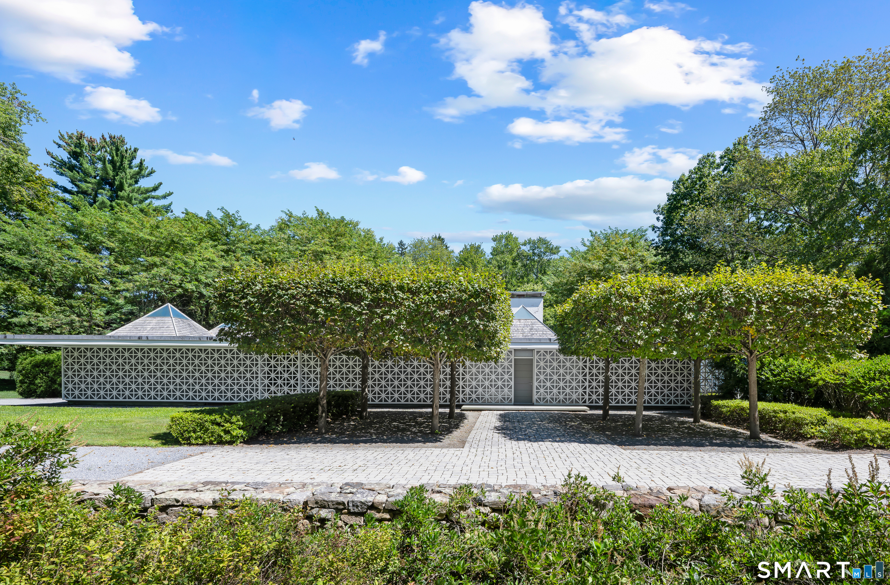 565 Oenoke Ridge New Canaan, CT 06840 - Photo 2 of 39 Gallery Image 2