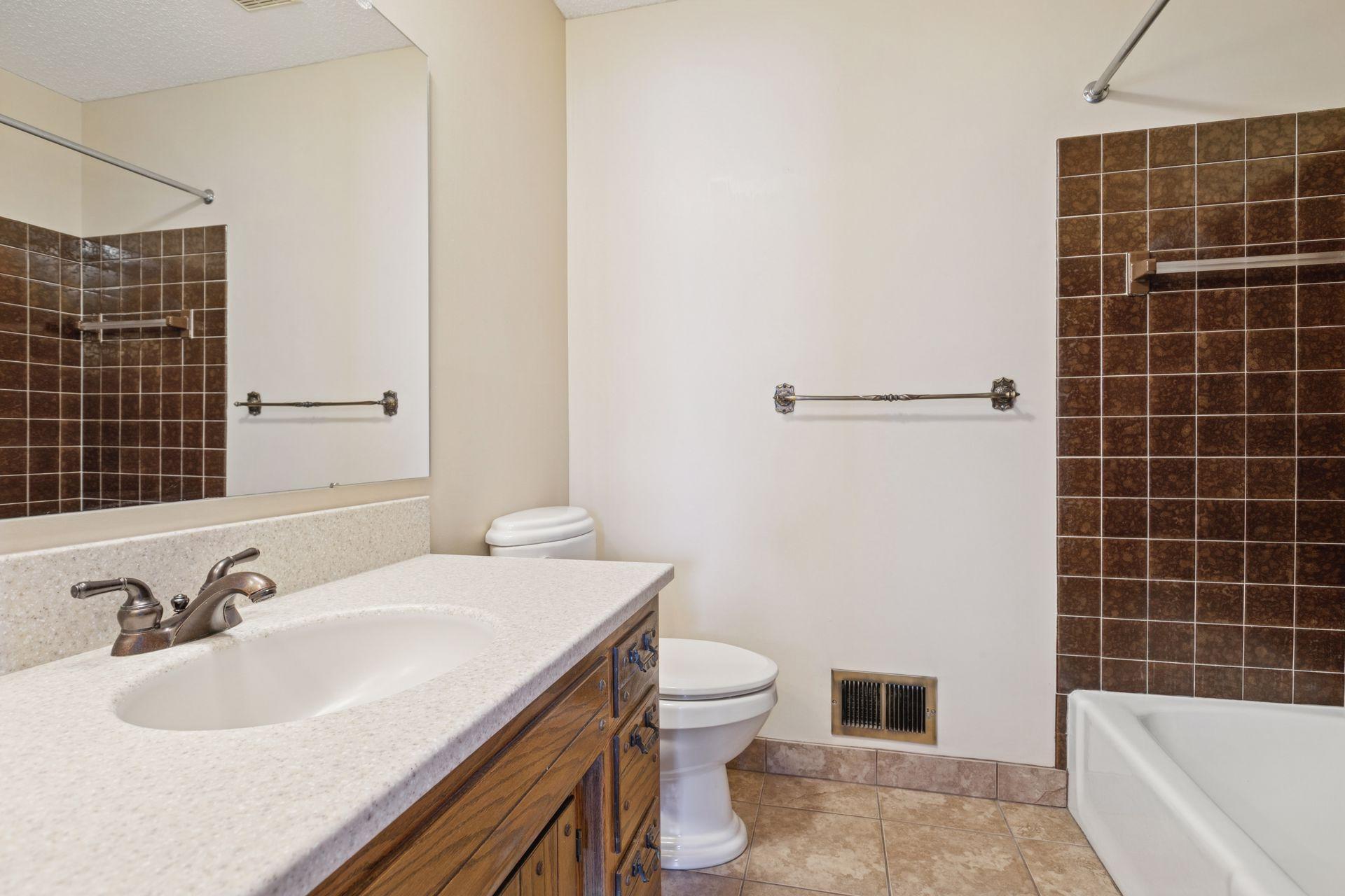 649 Randy Avenue Shoreview, MN 55126 - Photo 13 of 15 Gallery Image 13