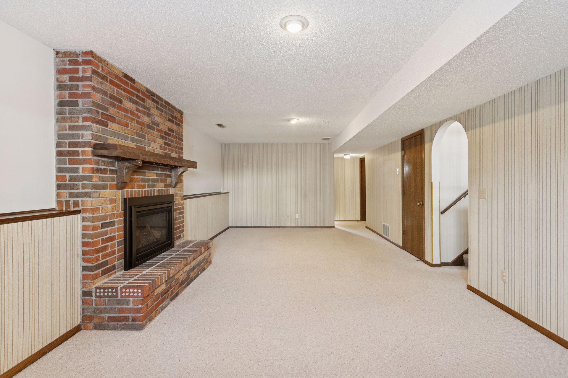 649 Randy Avenue Shoreview, MN 55126 - Photo 14 of 15 Gallery Image 14